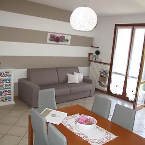 Apartment Luminoso Trilocale Con Piscina E Giardino Privato